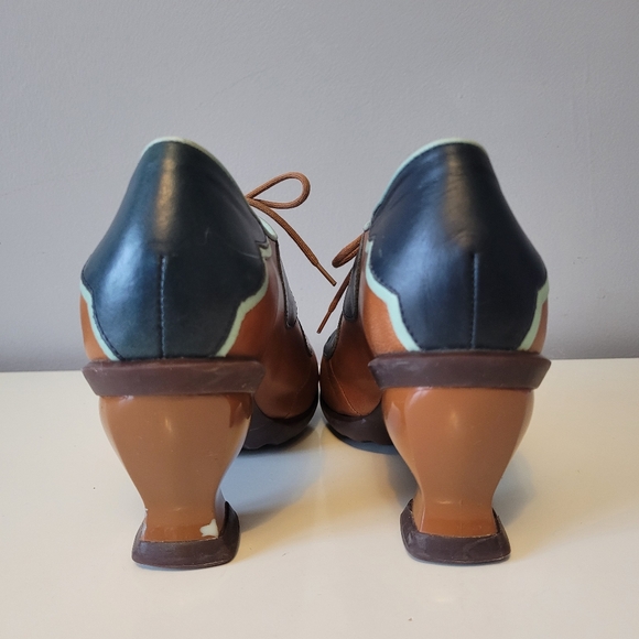 Fluevog Kitschy Kitschy Boom Boom Viv Low-heeled Leather Lace-up, VGUC, Size 8.5 - Picture 9 of 11